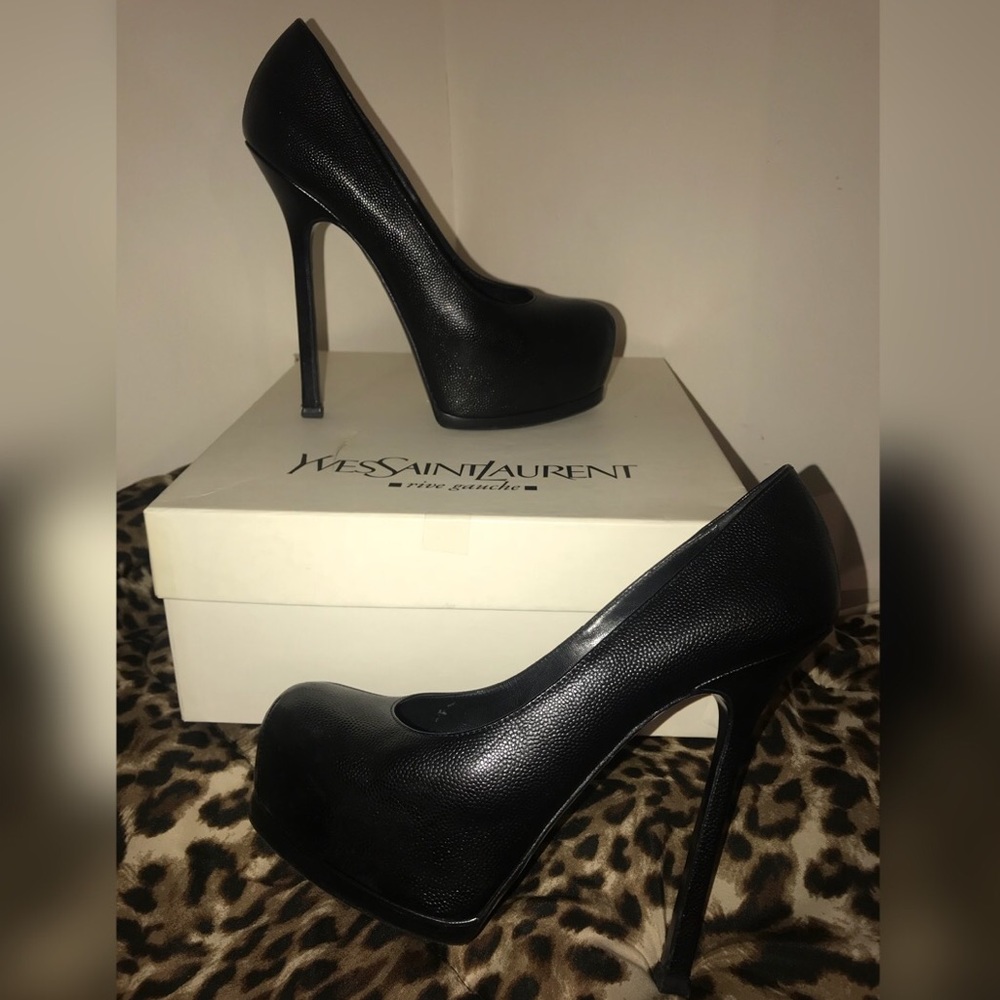 100% Authentic YSL Tribtoo pebble leather black 7US